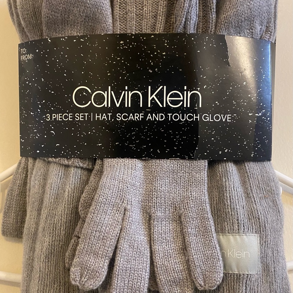 Calvin Klein Gray Knit Gloves